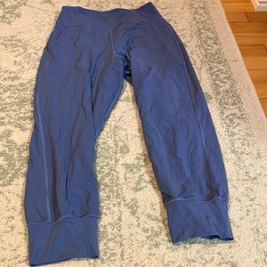 Lululemon crop joggers